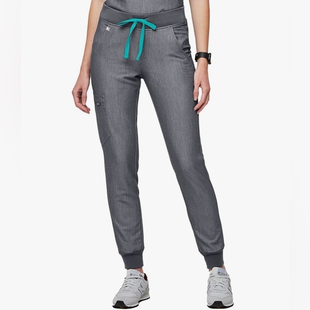FIGS Zamora Jogger Scrub Pants™ in Graphite
